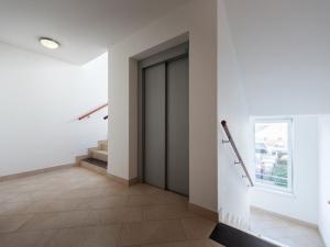 Pronájem bytu 1+kk, Praha - Zličín, Sazovická, 28 m2