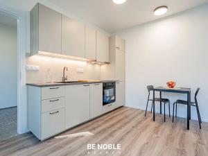 Pronájem bytu 2+kk, Praha - Košíře, Starokošířská, 43 m2