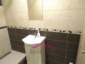 Pronájem bytu 1+1, Tišnov, Osvobození, 31 m2