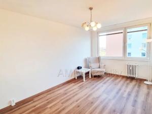 Pronájem bytu 2+kk, Praha - Černý Most, Vašátkova, 42 m2