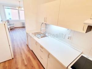 Pronájem bytu 2+kk, Praha - Černý Most, Vašátkova, 42 m2