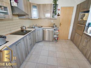 Prodej kanceláře, Jeníkovice, 228 m2