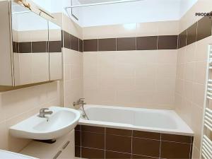 Prodej bytu 2+kk, Praha - Stodůlky, Nárožní, 52 m2