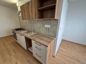 Pronájem bytu 2+1, Hrádek, 1. máje, 53 m2