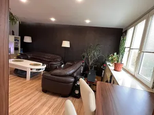 Prodej bytu 2+1, Karlovy Vary, Maďarská, 61 m2