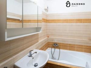 Pronájem bytu 2+kk, Rajhrad, Klášterní Dvůr, 60 m2