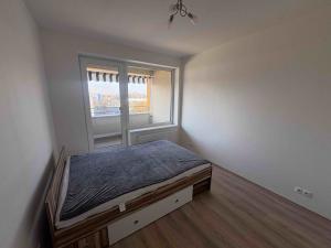 Pronájem bytu 2+kk, Praha - Stodůlky, Nárožní, 49 m2