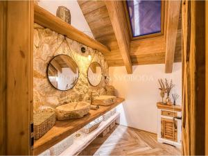 Prodej apartmánu, Lipí, 197 m2