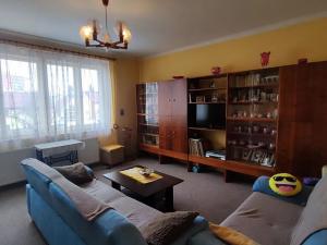 Prodej podílu rodinného domu, Praha, Hornoměcholupská, 240 m2