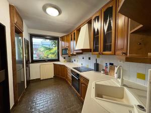 Pronájem rodinného domu, Praha - Motol, Bedrnova, 210 m2