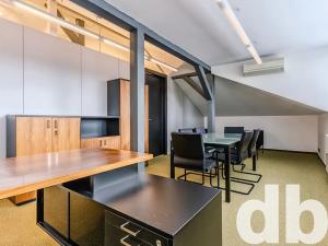 Pronájem kanceláře, Cheb, 26. dubna, 190 m2