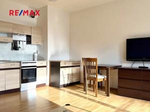 Pronájem bytu 1+kk, Praha - Malešice, Nad úžlabinou, 36 m2