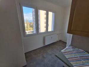 Prodej bytu 3+1, Cheb, Na Hradčanech, 76 m2