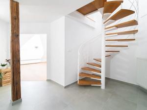 Pronájem bytu 3+kk, Praha, Na Švihance, 109 m2