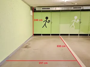 Pronájem garážového stání, Praha - Karlín, Šaldova, 17 m2