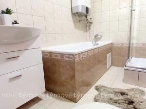 Pronájem rodinného domu, Pardubice, Lesní, 84 m2