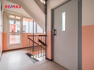 Prodej bytu 3+1, Praha - Horní Počernice, Komárovská, 67 m2