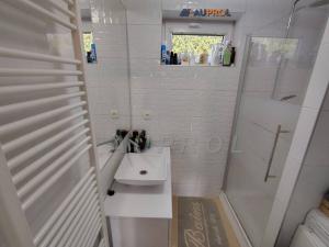 Prodej bytu 3+1, Nespeky, Benešovská, 77 m2