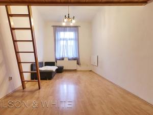 Pronájem bytu 1+1, Praha - Smíchov, Kováků, 35 m2