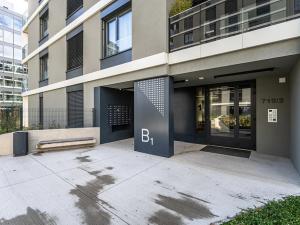 Pronájem bytu 2+kk, Praha - Karlín, Sokolova, 59 m2