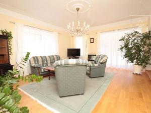 Pronájem rodinného domu, Praha - Suchdol, Havraní, 253 m2