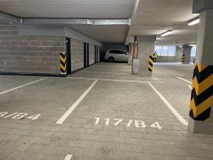 Pronájem garážového stání, Praha, 21 m2