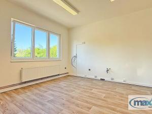 Pronájem kanceláře, Moravany, 111 m2