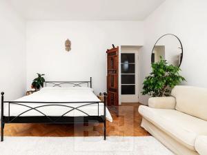 Prodej bytu 2+1, Říčany, nám. Československé armády, 72 m2