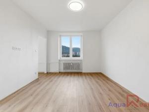 Prodej bytu 2+1, Karlovy Vary, Šmeralova, 51 m2