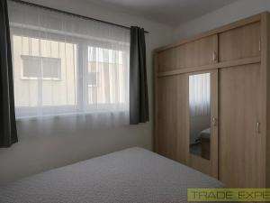 Prodej rodinného domu, Králův Dvůr, Na Vinohradech, 95 m2