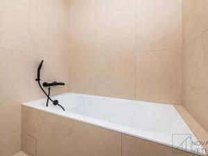 Prodej bytu 4+kk, Praha - Holešovice, Na Maninách, 95 m2