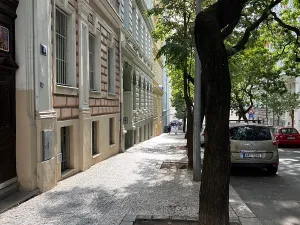 Pronájem bytu 1+kk, Praha - Vinohrady, Uruguayská, 38 m2