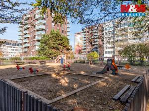 Prodej bytu 3+1, Praha - Karlín, Molákova, 64 m2