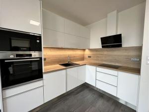 Pronájem bytu 2+kk, Hradec Králové, Kubelíkova, 54 m2