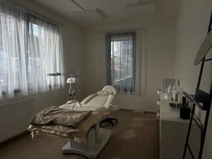 Pronájem komerční nemovitosti, Praha - Vokovice, K Červenému vrchu, 47 m2