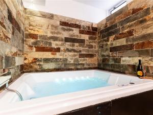 Prodej bytu 2+kk, Praha, Českomalínská, 54 m2