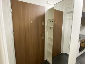 Pronájem bytu 2+kk, Praha - Vysočany, Pod strojírnami, 52 m2