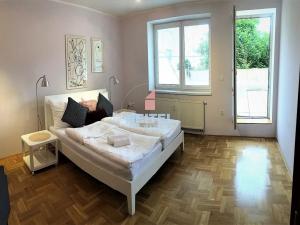 Pronájem bytu 2+kk, Olomouc, Hanáckého pluku, 55 m2