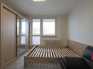 Pronájem bytu 1+1, Mokrá-Horákov, 40 m2