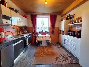 Prodej rodinného domu, Lubenec, 260 m2