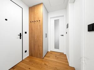 Pronájem bytu 2+kk, Praha - Troja, Pod Hrachovkou, 45 m2