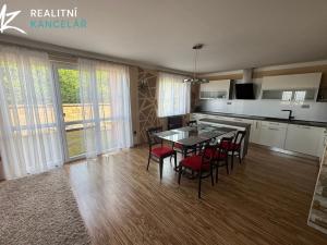 Prodej obchodního prostoru, Mrsklesy, 437 m2