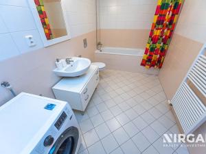 Pronájem bytu 3+kk, Praha - Liboc, Naardenská, 100 m2