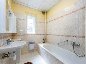 Prodej rodinného domu, Měchenice, M. J. Hurta, 230 m2