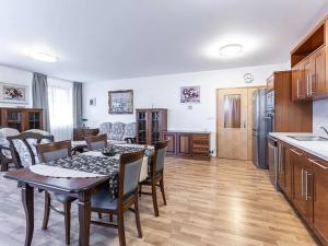 Pronájem bytu 3+kk, Praha - Břevnov, Šlikova, 110 m2