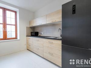 Pronájem kanceláře, Brno, Slovákova, 129 m2