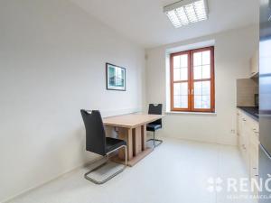 Pronájem kanceláře, Brno, Slovákova, 129 m2