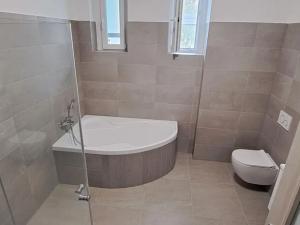 Pronájem bytu 2+1, Praha - Krč, U strže, 91 m2