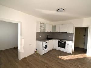 Pronájem bytu 2+kk, Praha - Krč, Bernolákova, 41 m2