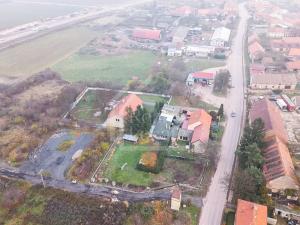 Prodej pozemku, Třebíz, 161602 m2